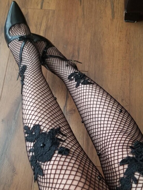 Unique Vintage Other - ❗Vintage Black Embroidered Floral Fishnet Tights❗